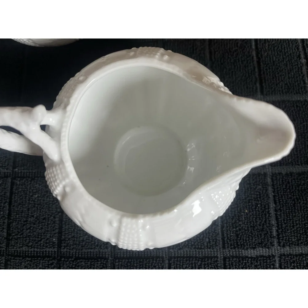 White glazed ceramic (porcelain-style) creamer & sugar bowl set [W]
